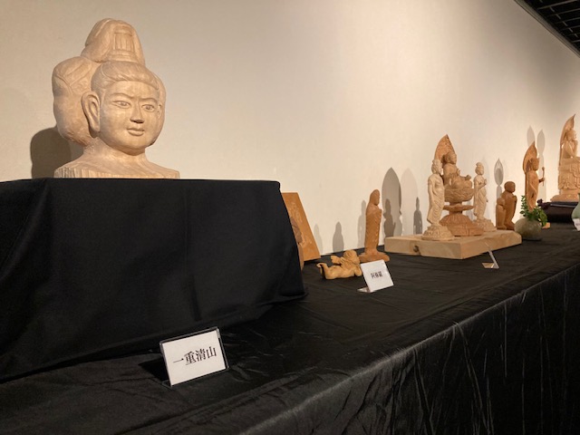 横須賀市文化会館市民ギャラリー2で開催された佛像彫刻展の様子